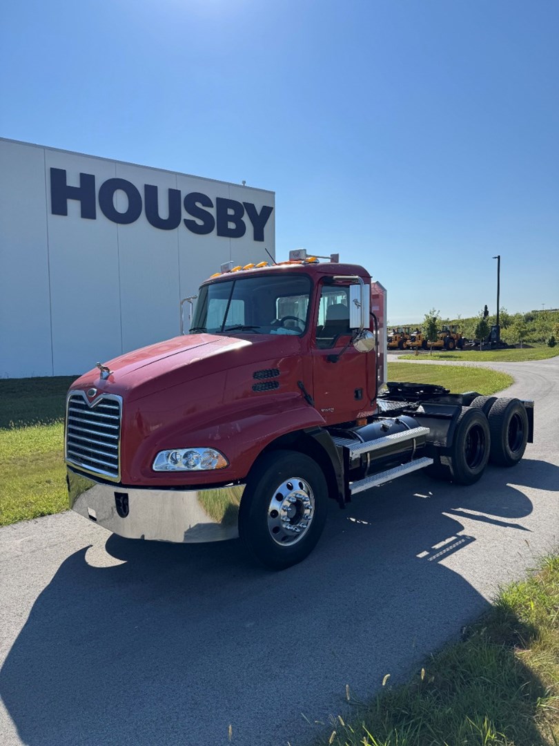 2007 MACK CXN613 - USED TRUCKS DAY CAB - image 1